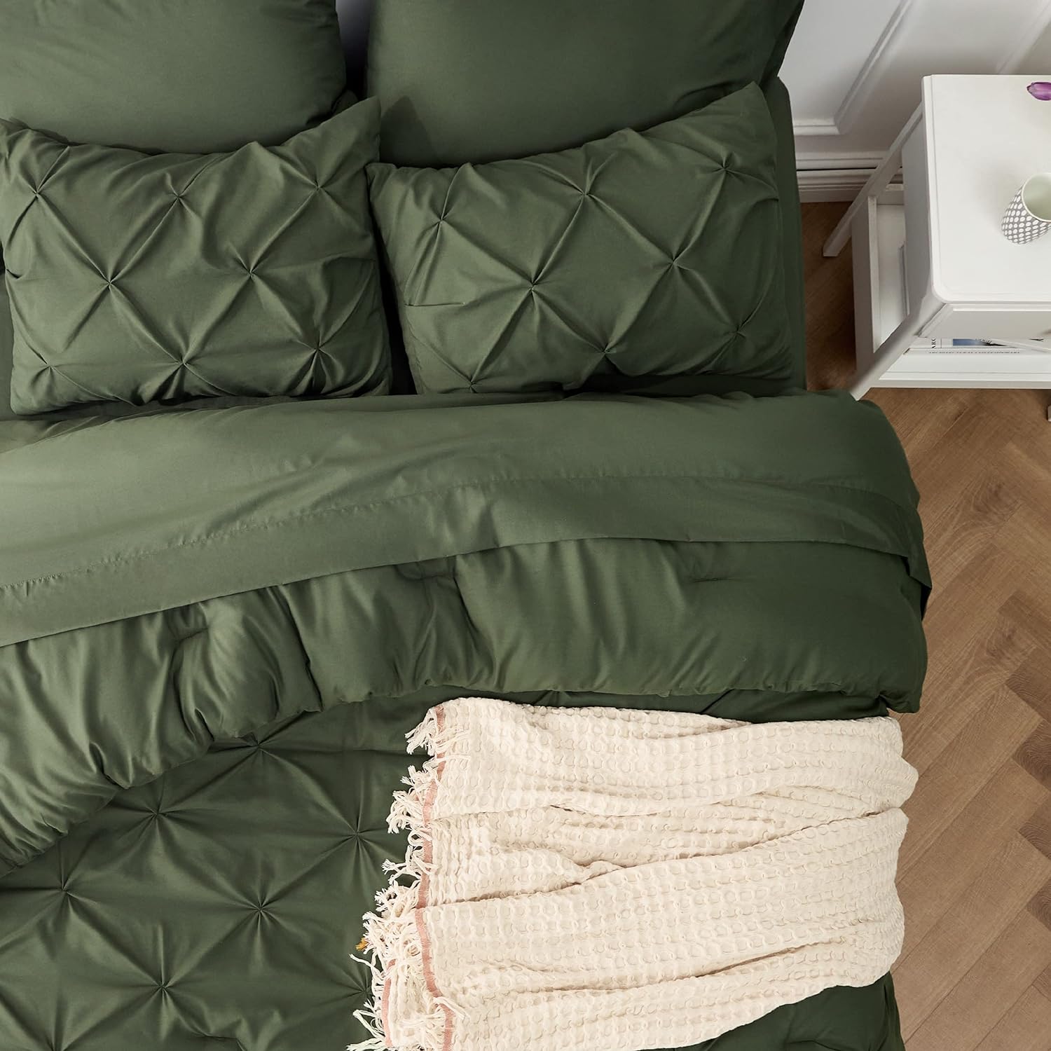 8 PCs Olive Green Pin-tuck Duvet Set