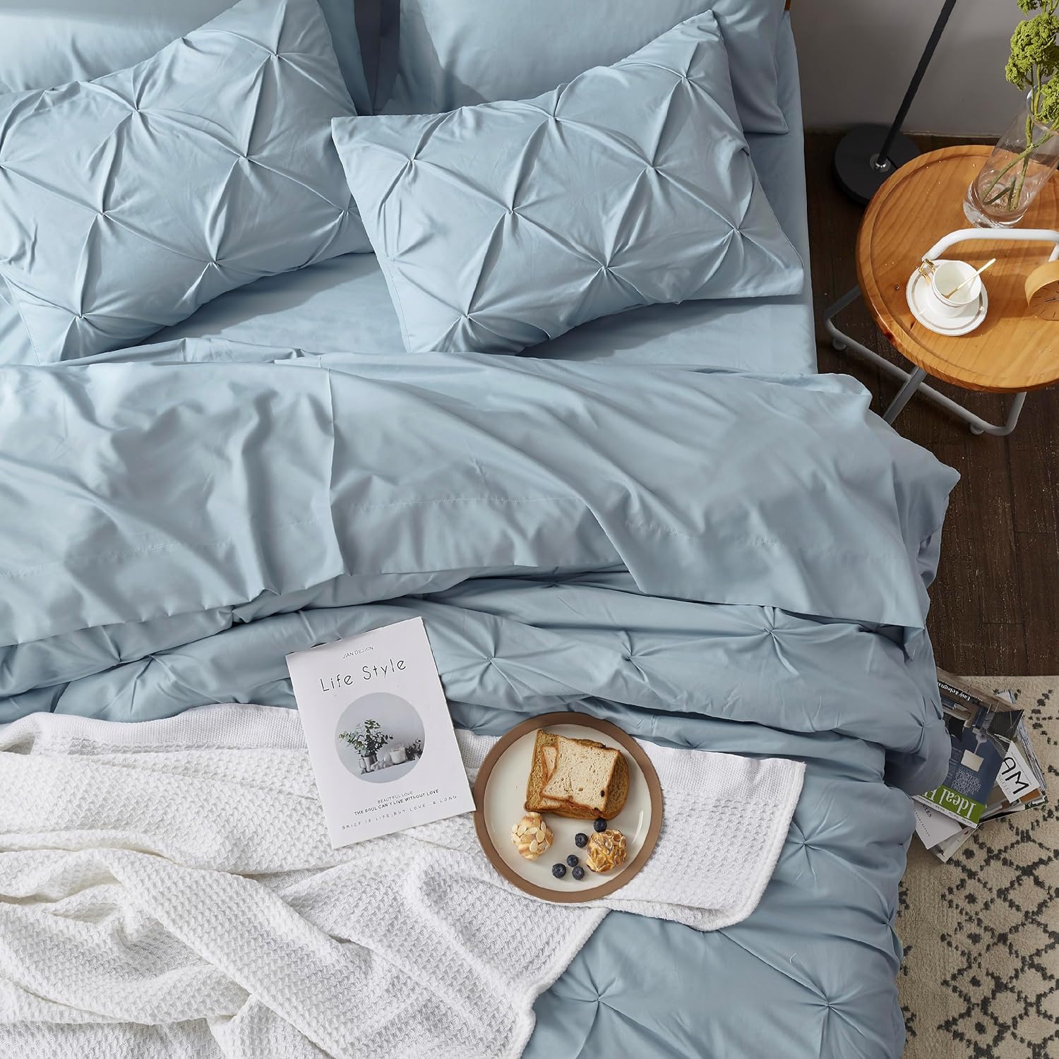 8 PCs SkyBlue Pin-tuck Duvet Set