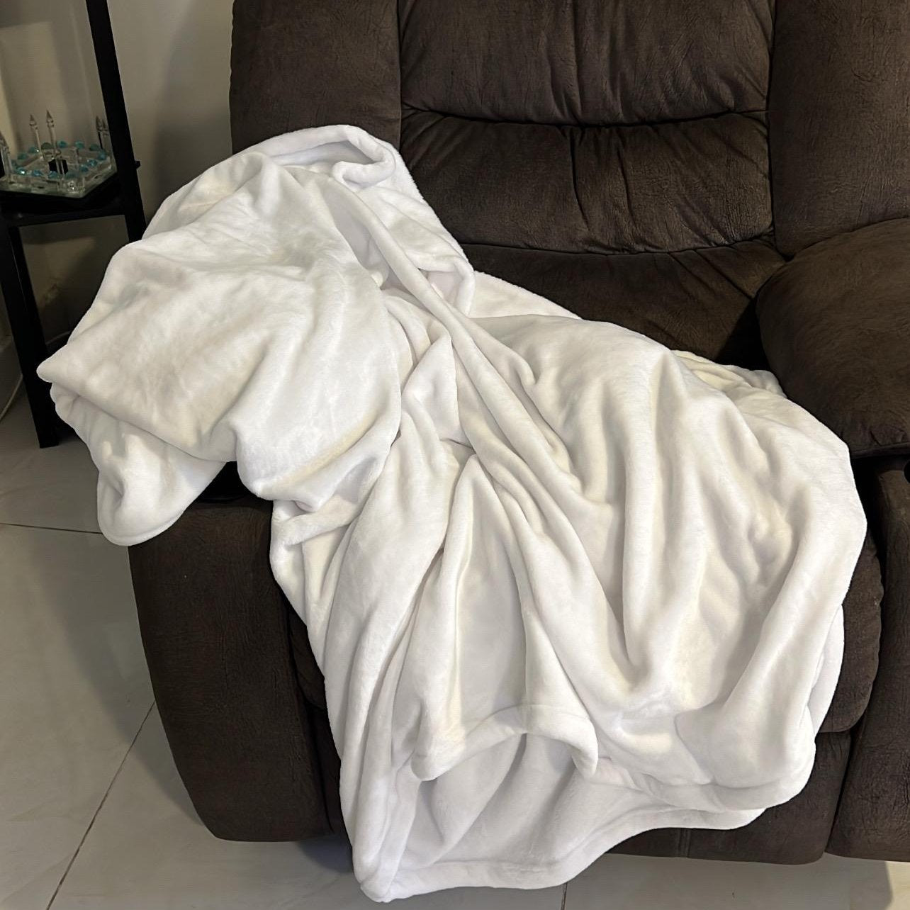 White Fleece Blanket with Pillowcases