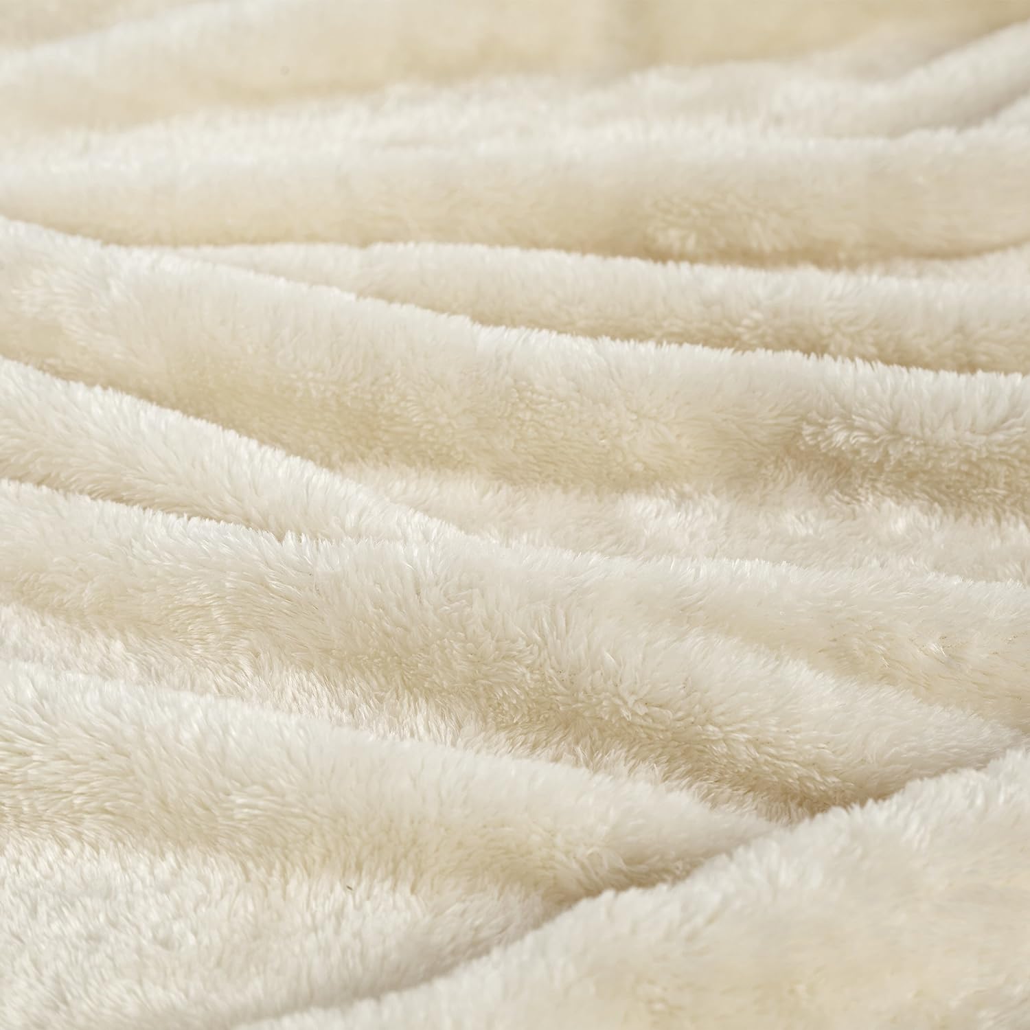 Beige Fleece Blanket with Pillowcases