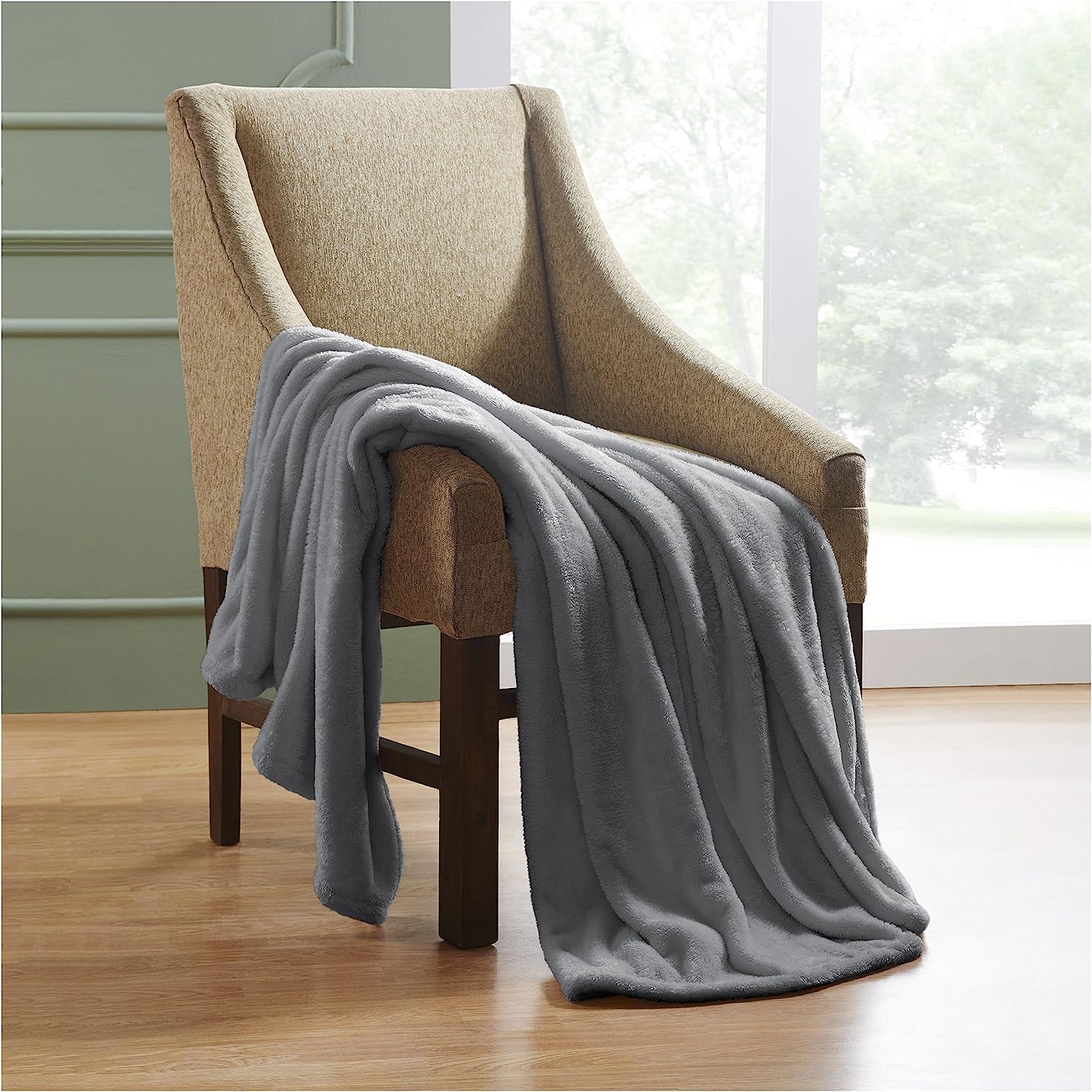 Silver Fleece Blanket with Pillowcases